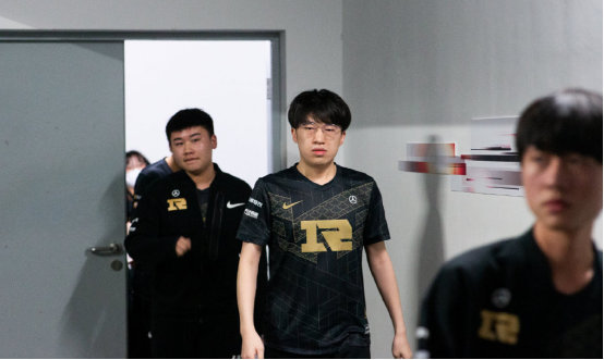 方表达过执 方表达过执