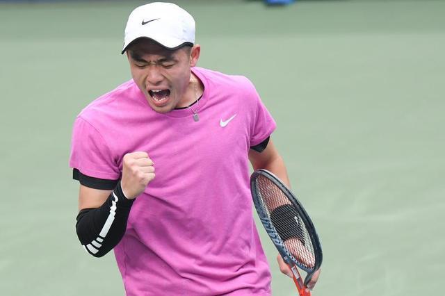 展奠定了信 展奠定了信